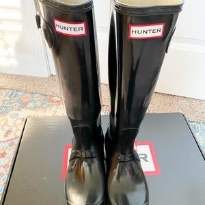 Hunter Original Tall Gloss Rain Boots in Black